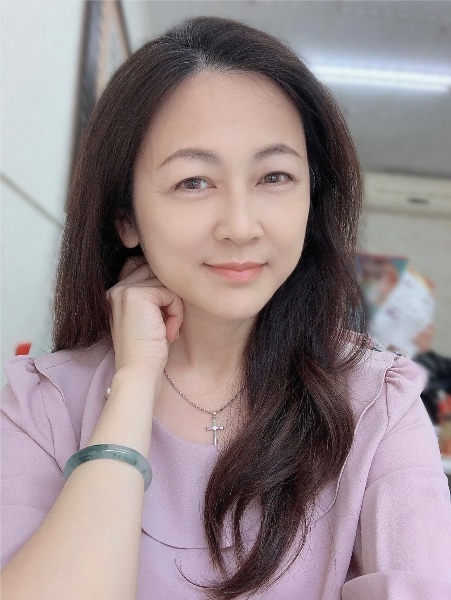 Vivien 俞芯